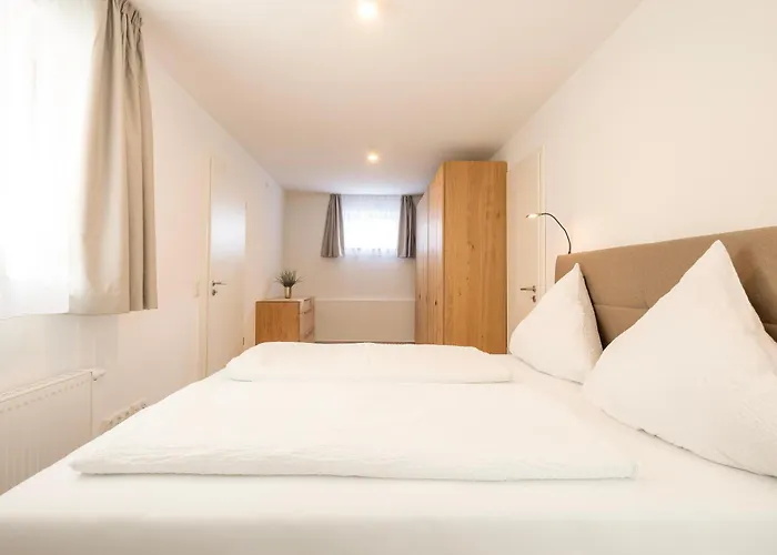 Schwalbennest 1-3 アパート *