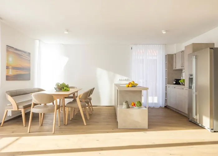 Schwalbennest 1-3 アパート *